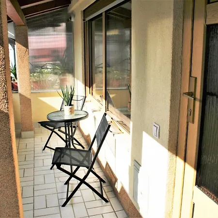Small House *