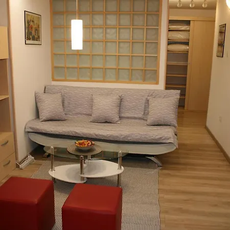 Small House Apartma *