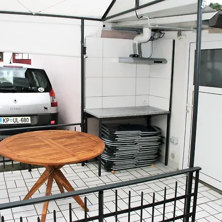 Small House Apartma *